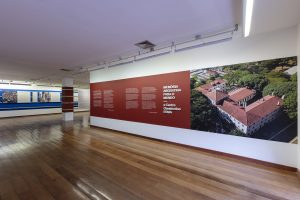 Imagem da abertura da exposição "Memória Argentina para o Mundo: O centro Clandestino ESMA" em cartaz no Memorial da resistência em São Paulo