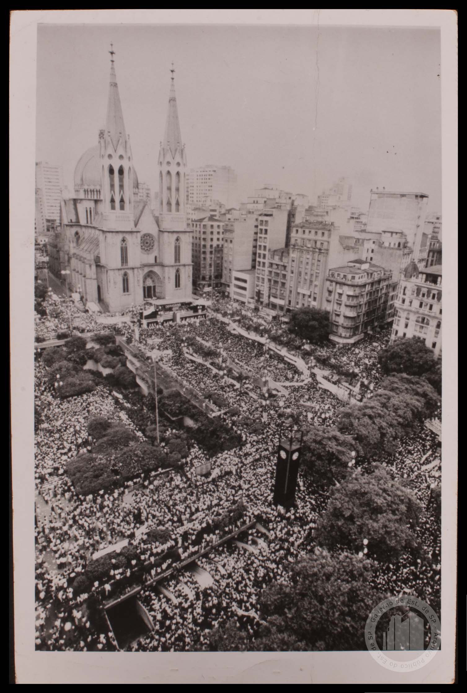 SP - Praça da Sé (2), Praça da Sé no começo de 1952, quando…